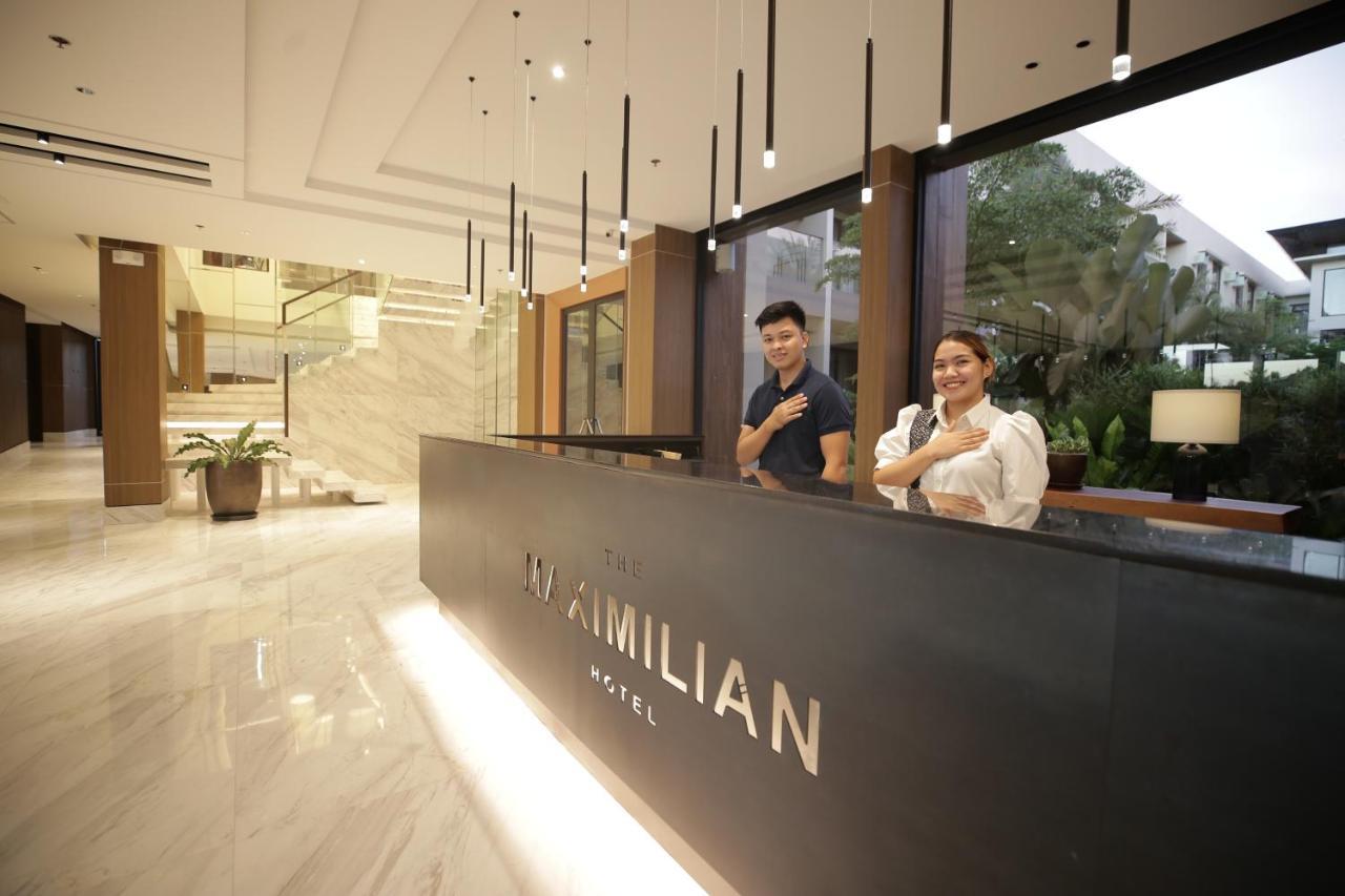 The Maximilian Hotel Cauayan Esterno foto