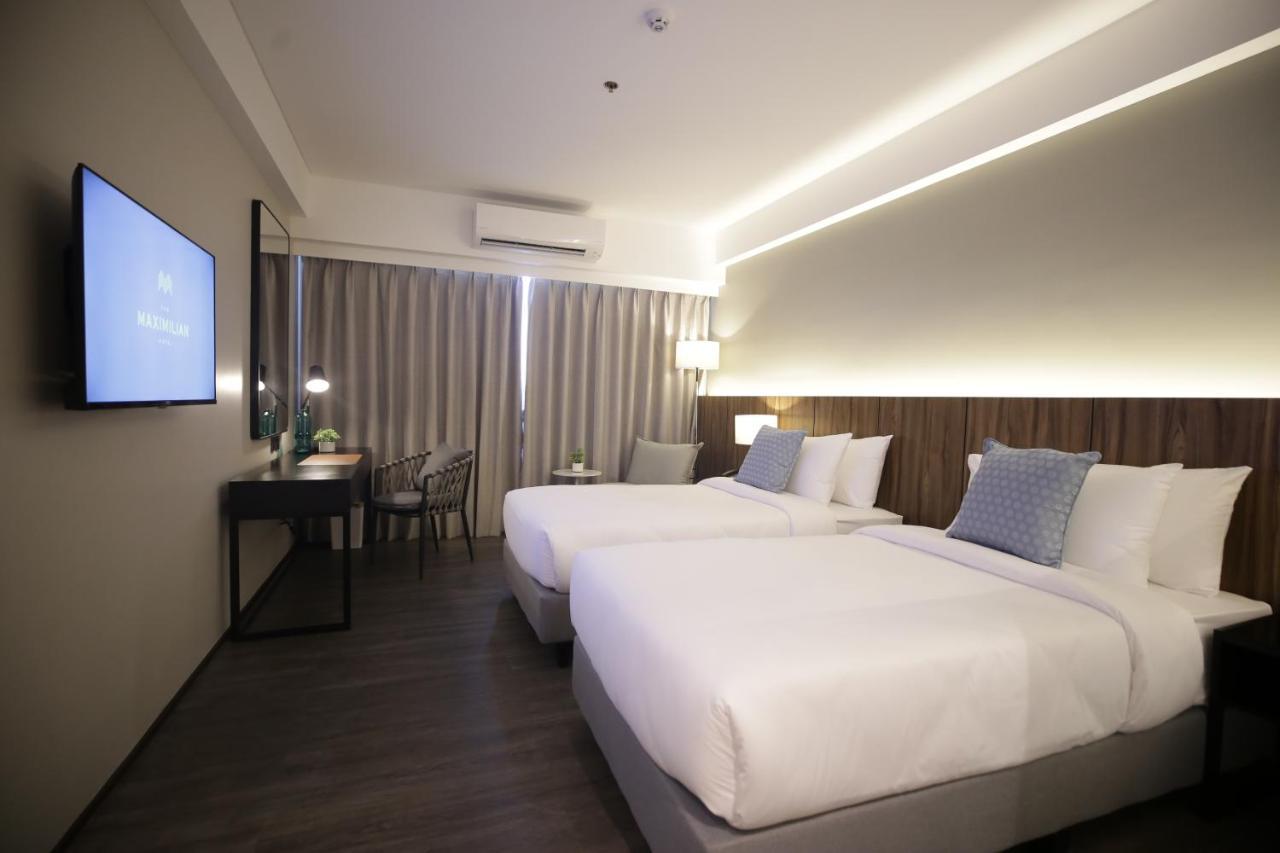 The Maximilian Hotel Cauayan Esterno foto