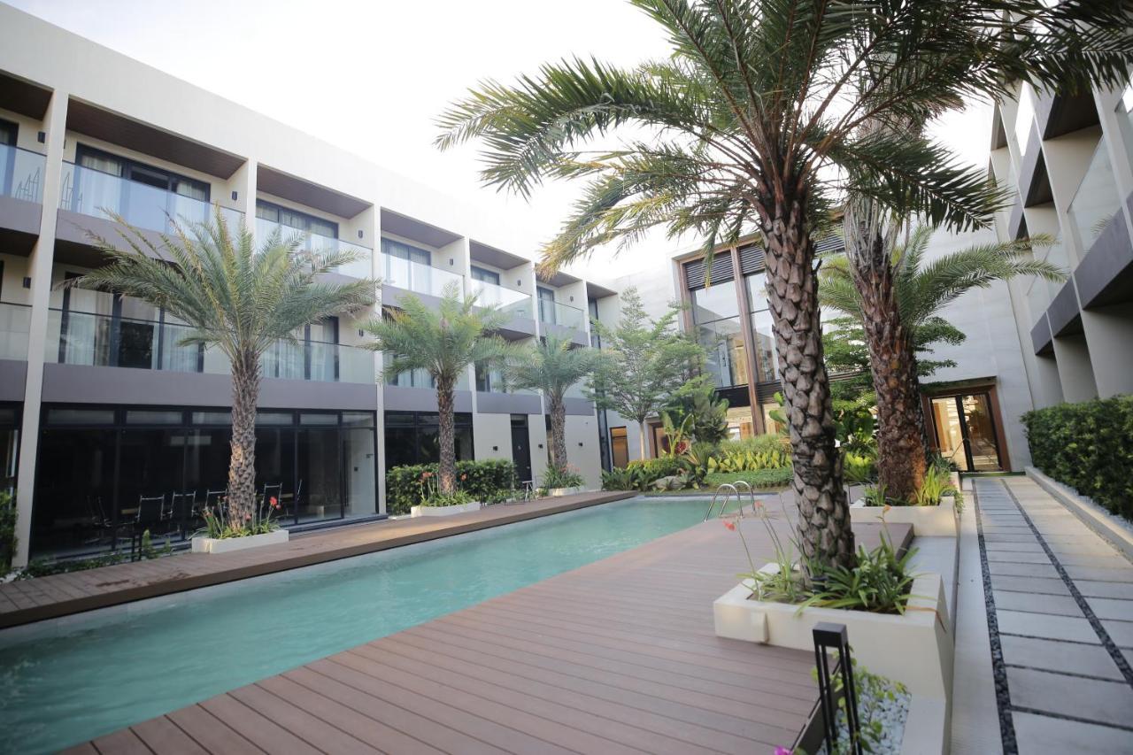 The Maximilian Hotel Cauayan Esterno foto