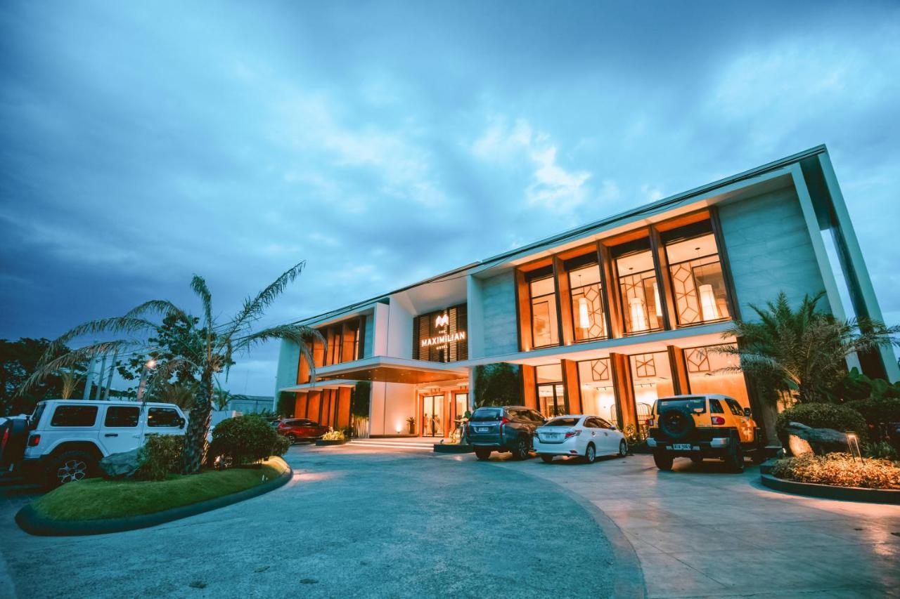 The Maximilian Hotel Cauayan Esterno foto