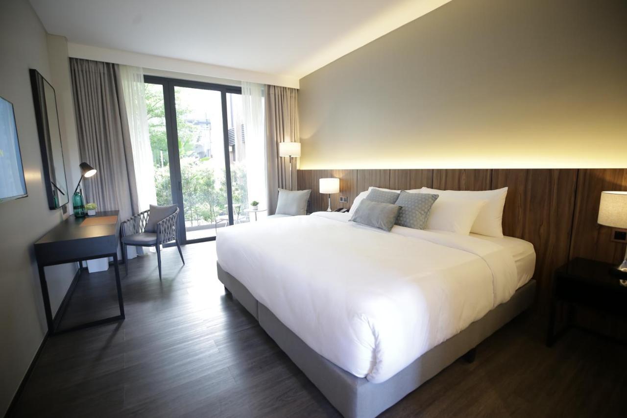 The Maximilian Hotel Cauayan Esterno foto